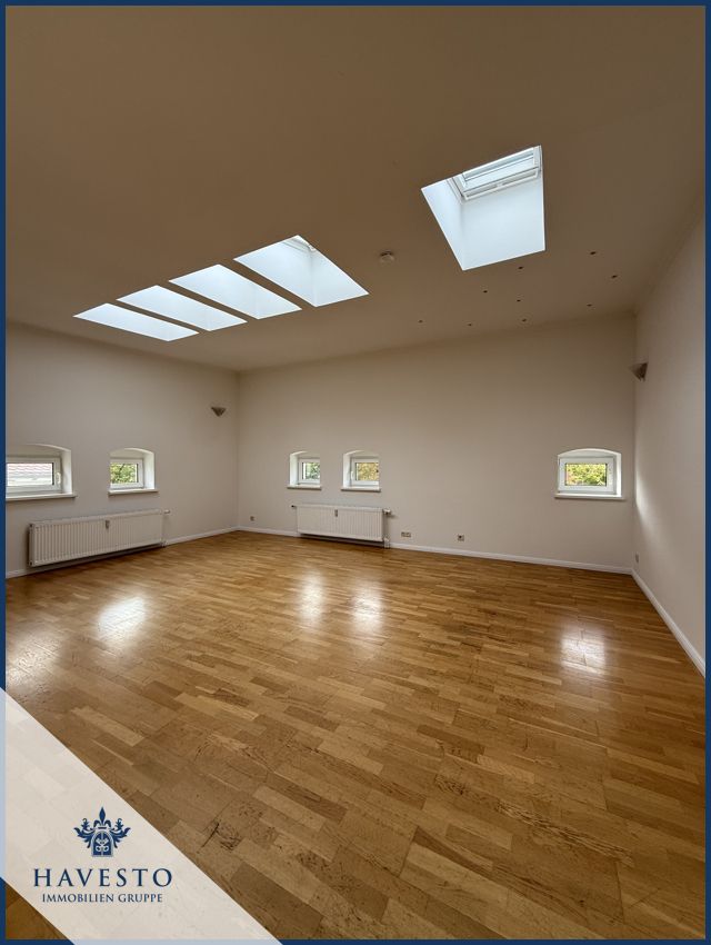 Wunderschöne 5-Raum Wohnung Inklusive neuer Einbauküche, Stellplatz & Option auf Gartenfläche! - Photo 2